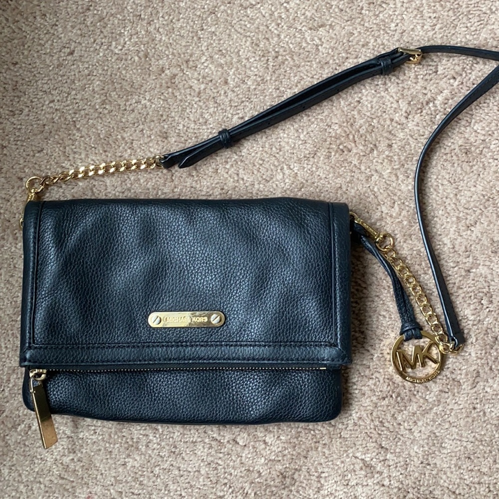 Michael Kors purse with adjustable strap!